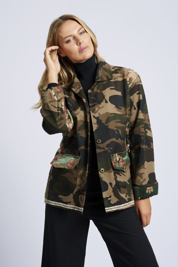 look10_0112-min