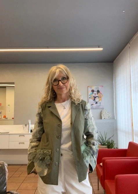Giacca-Bella-Stile-Glamour-indossata
