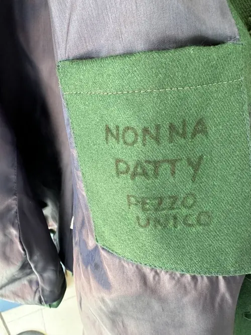 Giacca Senza Tempo Nonna Patty Stile Glamour Interno